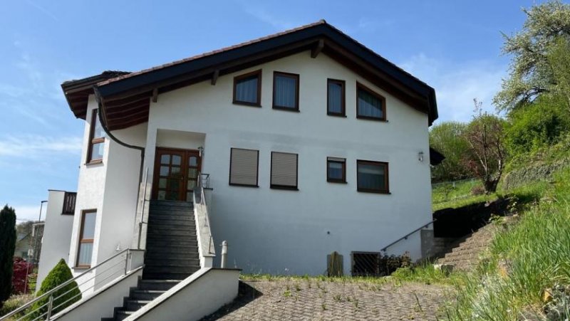 Reichenbach an der Fils Offenes Bieterverfahren! Großzügiges EFH / ZFH, gepflegt, 2 Doppelgaragen und schöne Aussichtslage! Haus kaufen