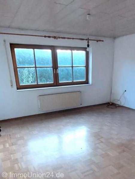 Unterschneidheim Charmantes Einfamilienhaus mit großzügigem Grundstück und Ausbaupotenzial mit PKW und LKW Garage Haus kaufen