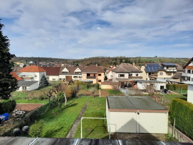 Ubstadt-Weiher ObjNr:19472 - Freistehendes 1-2 Familienhaus mit großem Grundstück in Ubstadt-Weiher, OT Zeutern Haus kaufen