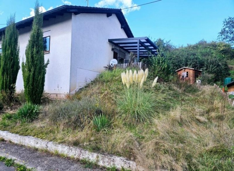 Völkersweiler Gemütliches 1 Familienhaus mit Ausbaumöglichkeit im Souterrain - Hanglage -Massivbauweise Haus kaufen