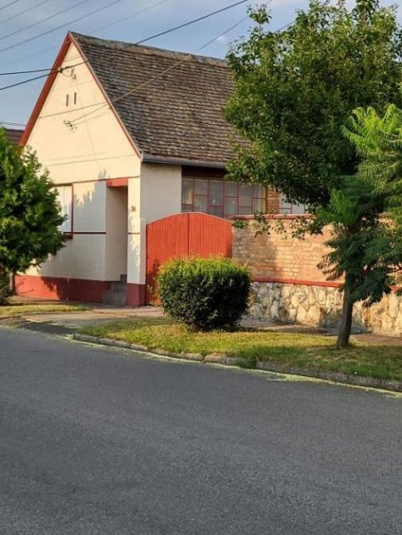 Mohács Wohnhaus oder Ferienhaus zentrale Lage in Mohács in Süd-Ungarn Haus kaufen