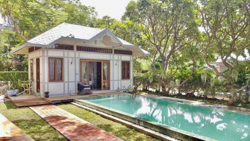 Hua Hin Vintage Thai Design Pool Villa am Berg – 150 m zum schönen Strand Haus kaufen