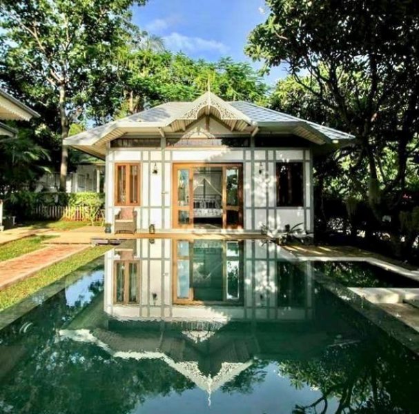 Hua Hin Vintage Thai Design Pool Villa am Berg – 150 m zum schönen Strand Haus kaufen