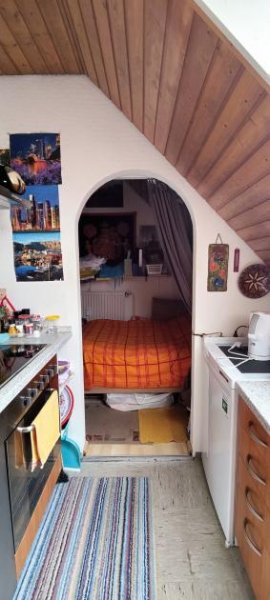 Sasbachwalden geräumige 1-Zimmer Dachgeschoss-Wohnung mit gemütlichem Balkon, Außenstellplatz und Kellerabteil Wohnung kaufen