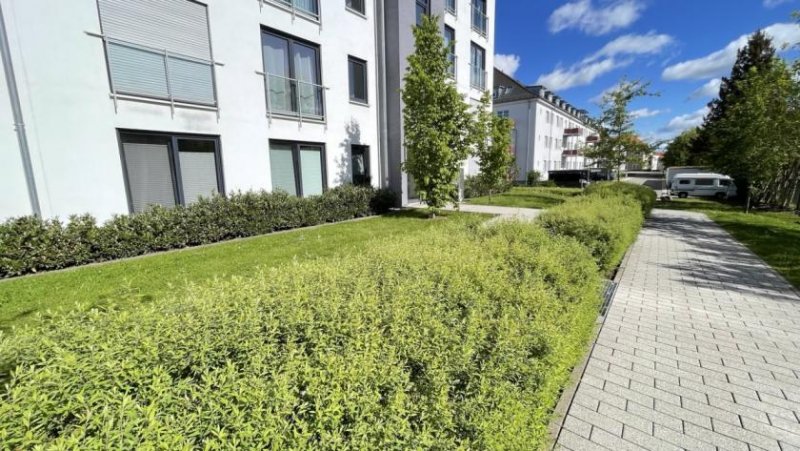 Villingen-Schwenningen Traumhafte Erdgeschosswohnung mit Garten und Pool Wohnung kaufen