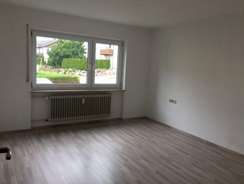 Gailingen am Hochrhein **2 Zimmer ETW (76 qm) im HOCHPARTERRE + BALKON, EBK, GARAGE... Wohnung kaufen