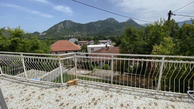 Virpazar Kleines Haus in der Nähe des Skadar-Sees in Virpazar Haus kaufen