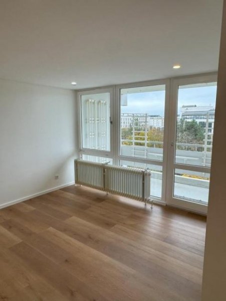 München *** Paare und kleine Familien aufgepasst *** Kernsanierte Balkonwohnung mit Ausblick in Neuperlach Wohnung kaufen