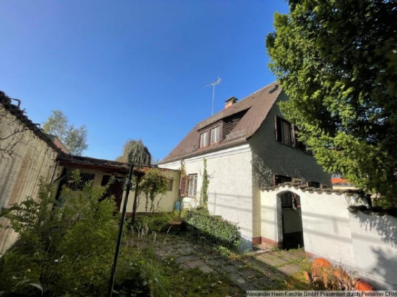 Stockdorf Preisänderung: Charmantes Einfamilienhaus (Sanierung oder Abriss) in bester Stockdorfer Waldrandlage Haus kaufen