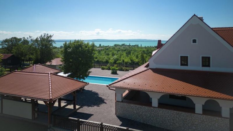 Balatonakali Traumanwesen mit Gästehaus und Pferdestallungen direkt am Plattensee Haus kaufen