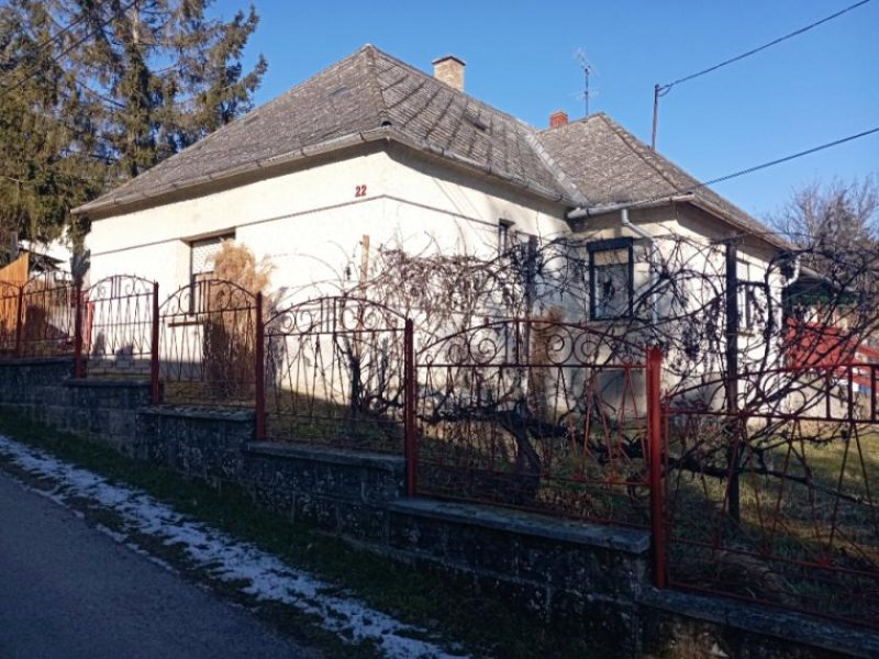 Nagyvázsony Günstiges,ideales landwirtschaftliches Anwesen zur Selbstversorgung abzugeben! Haus kaufen