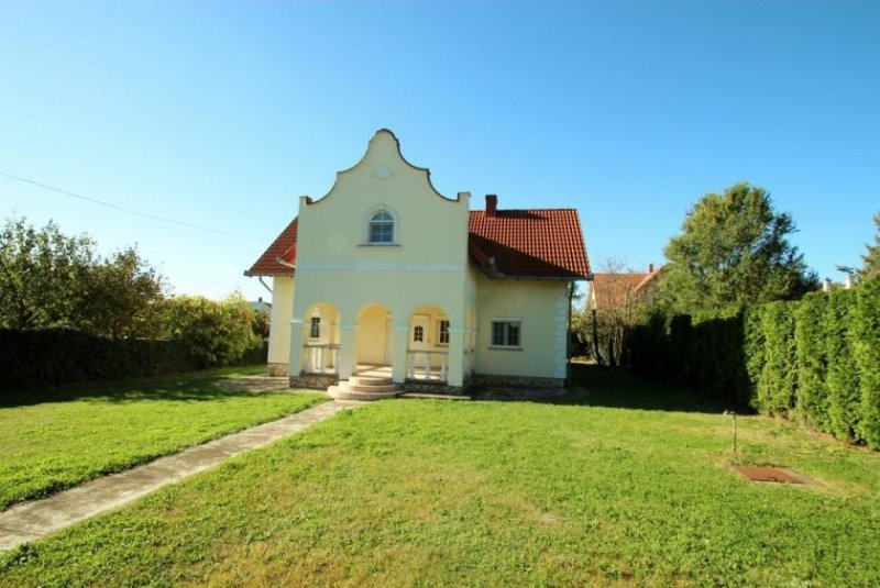 Vonyarcvashegy Großzügiges Wohnhaus am Nordufer Haus kaufen