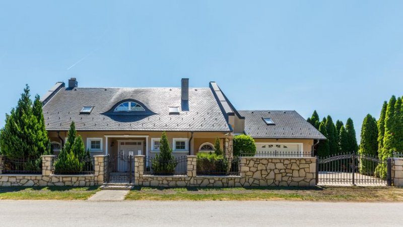 Cserszegtomaj Villa mit Seeblick. Ein Juwel am Plattensee! Haus kaufen