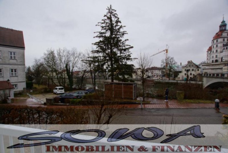 Neuburg an der Donau Leopoldineninse! Schöne 2 Zimmer Wohnung mit Balkon mit Blick auf das Schloss in einer beliebten Lage in der Stadtmitte in -