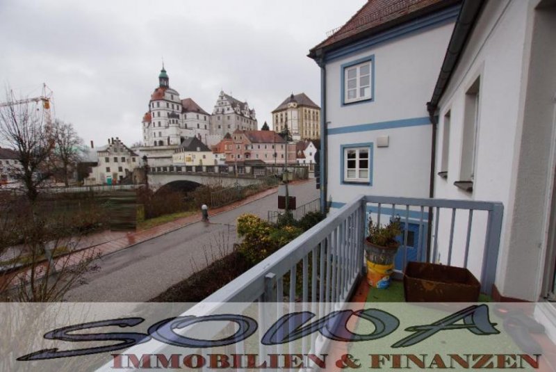 Neuburg an der Donau Leopoldineninse! Schöne 2 Zimmer Wohnung mit Balkon mit Blick auf das Schloss in einer beliebten Lage in der Stadtmitte in -