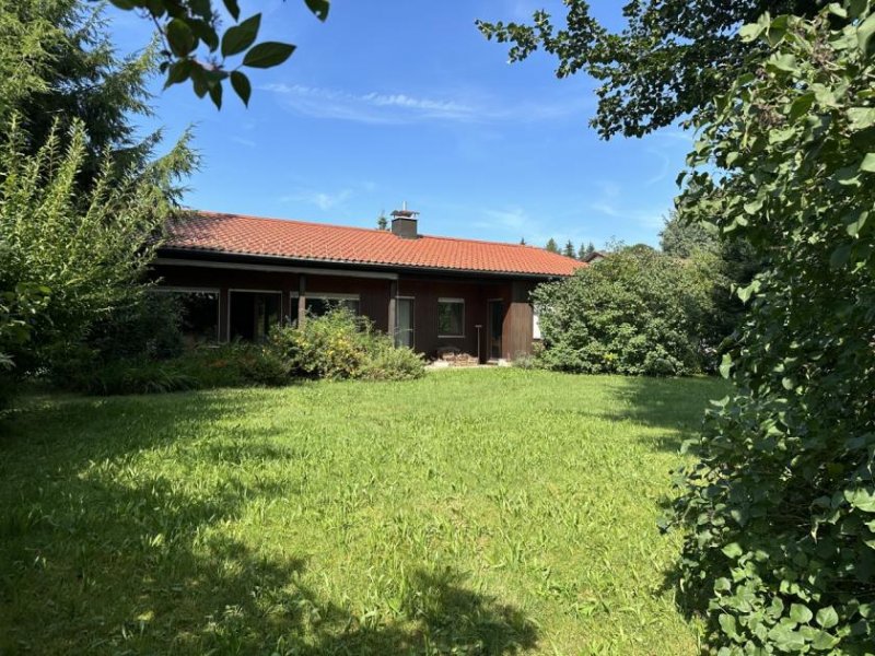 Isny im Allgäu Charmanter Bungalow in idyllischer und ruhiger Wohnlage mit großem Eckgrundstück! Haus kaufen