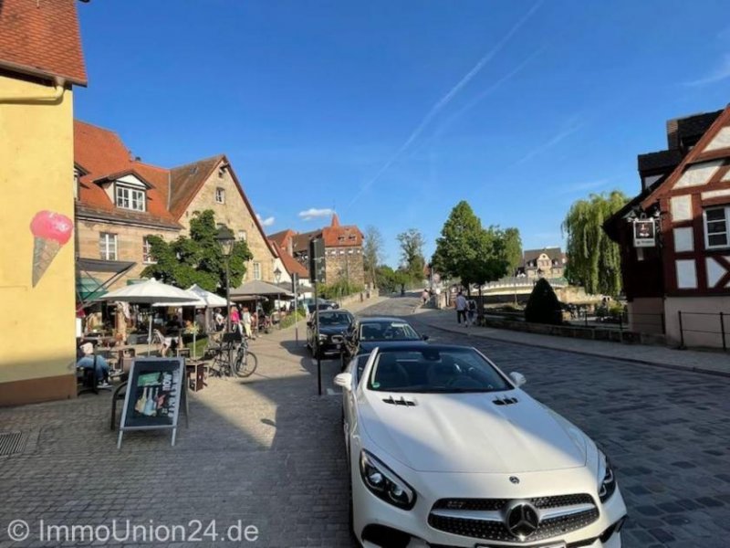 Lauf an der Pegnitz 499.000,- für 281 qm Altstadthaus mit 6 Wohn,- + 1 Gewerbeeinheit in 1A Lage und 30.885,- Mietertrag Haus kaufen