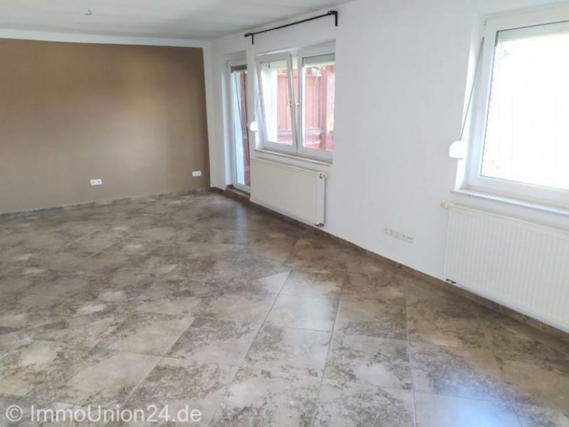 Bad Windsheim 1.250,- EUR Mieteinnahme für 4,5 Zimmer 110 qm Wohnung mit wettergeschützten BALKON nahe Kurpark Wohnung kaufen