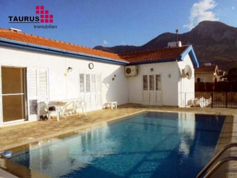 Karsiayaka Bungalow Villa mit 3 Schlafzimmern und 2 Badezimmern Haus kaufen