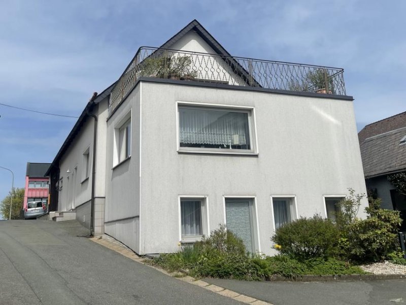 Helmbrechts 1247 - 1-2 Familienhaus mit Garten und Garage bei Helmbrechts Haus kaufen