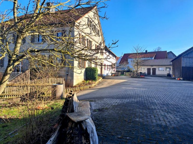 Neudrossenfeld Vierseithof mit vielen Möglichkeiten! Ehemals bäuerliches Anwesen in Waldau. Haus kaufen