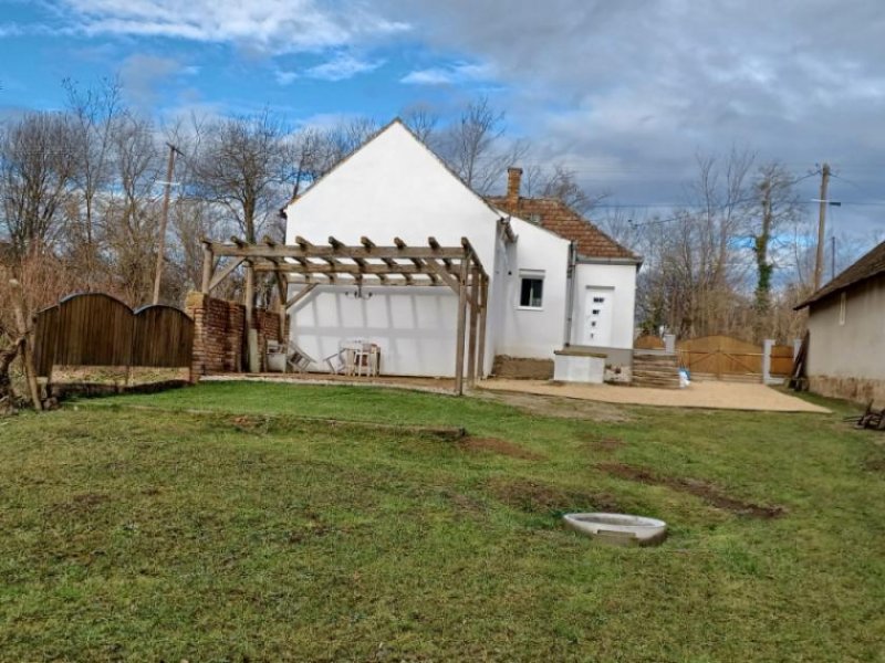 Bérbaltavár Top-modernisierter Bungalow mit schönem Freisitz und toller Randlage Haus kaufen