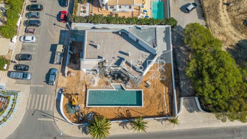 Albufeira Brandneue (derzeit im Bau befindliche) Villa im Herzen von Galé, nur einen kurzen Spaziergang vom bekannten Galé-Strand und 