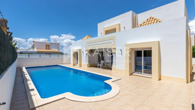 Albufeira Wunderschöne Villa mit privatem Pool in Südlage, zentraler Lage, Nähe zu allen Annehmlichkeiten und nur wenige Gehminuten vom