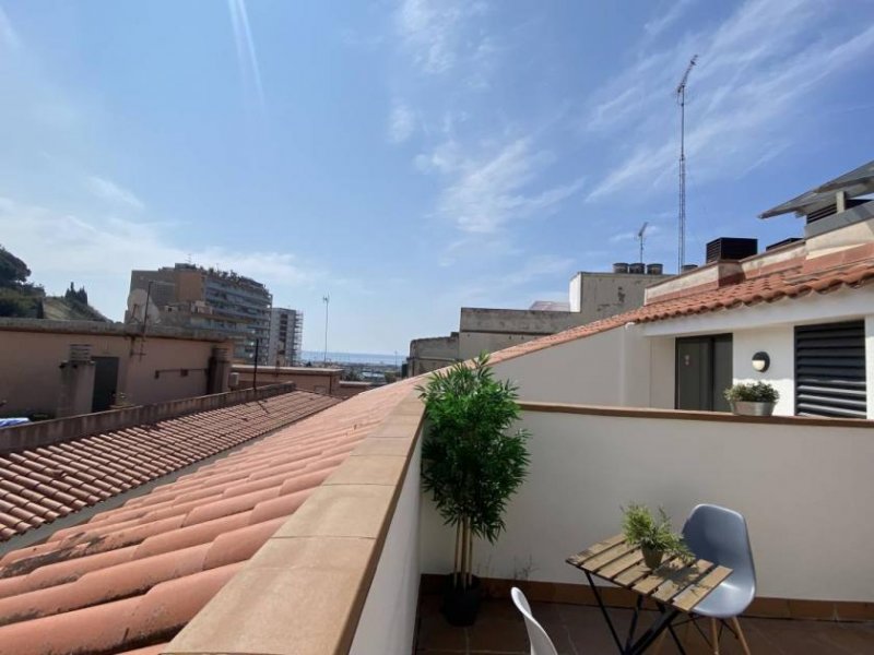 Arenys de Mar Maisonette Wohnung mit einer wunderschönen Terrasse im Zentrum von Arenys de Mar. Sie gehört zu einem komplett sanierten mit