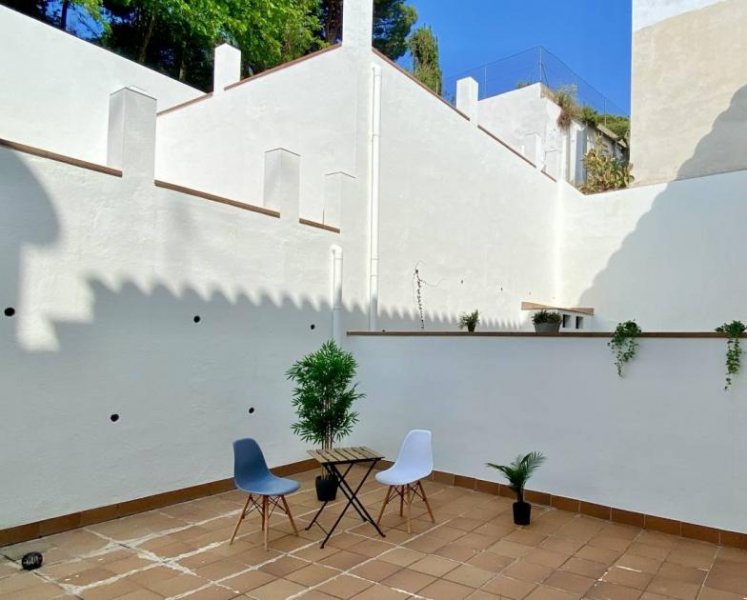 Arenys de Mar Neue Erdgeschoss Wohnung mit einer wunderschönen Terrasse im Zentrum von Arenys de Mar. Sie gehört zu einem komplett sanierten