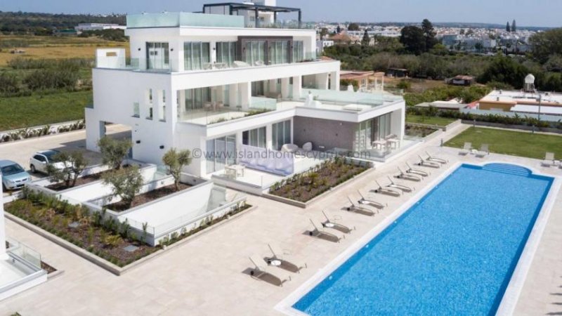 Ayia Napa 1 bedroom, 1 bathroom, Ground floor apartment on a prestigious gated community with a 25m2 swimming pool - NGN102V.With a open