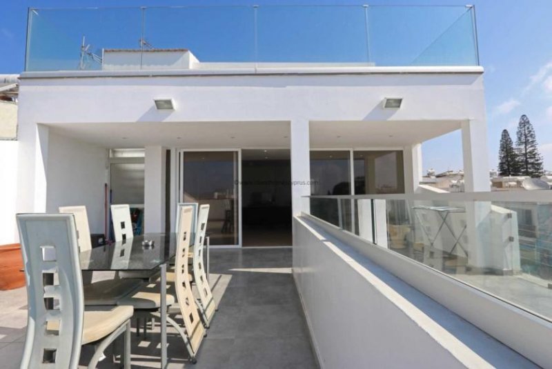 Ayia Napa 3 bedroom, 1 bathroom Penthouse apartment with additional Sea View Suite with Title Deeds in Ayia Napa - FMN131Located just 450m