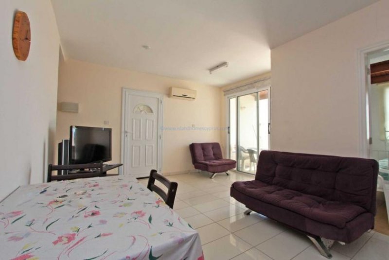 Ayia Napa 3 bedroom penthouse apartment with Title Deeds and communal swimming pool in the heart of Ayia Napa - FMN118. Set on the second