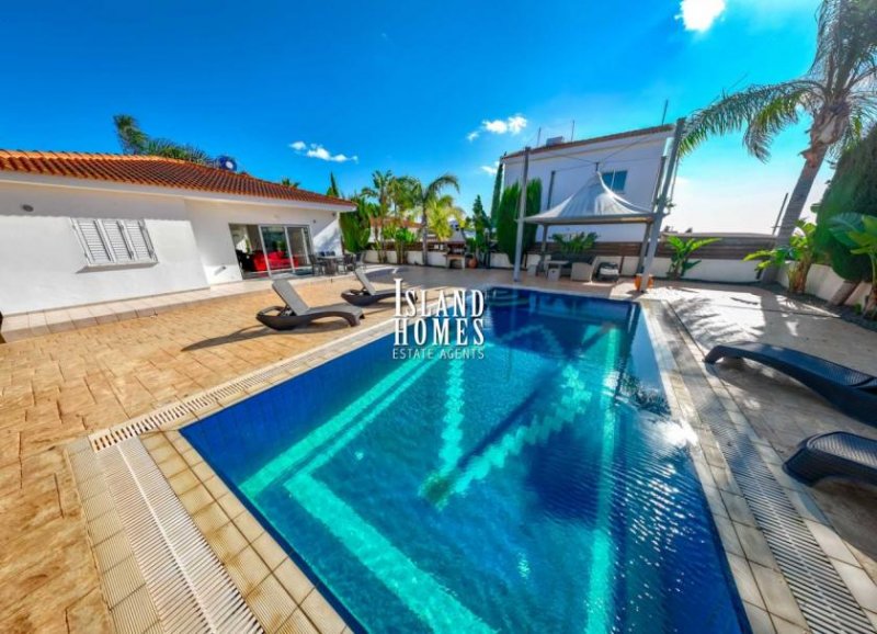 Ayia Thekla 2 bedroom bungalow on a 550m2 plot, with swimming pool and TITLE DEEDS ready to transfer, just 350m from the sea in Ayia Thekla