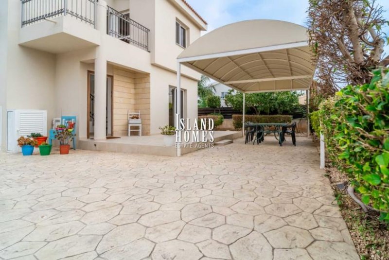 Ayia Thekla 2 bedroom detached villa on 480m2 plot, with swimming pool and TITLE DEEDS ready to transfer, just 350m from the sea in Ayia -