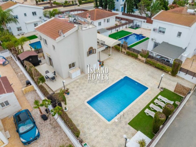 Ayia Thekla 2 bedroom detached villa on 480m2 plot, with swimming pool and TITLE DEEDS ready to transfer, just 350m from the sea in Ayia -