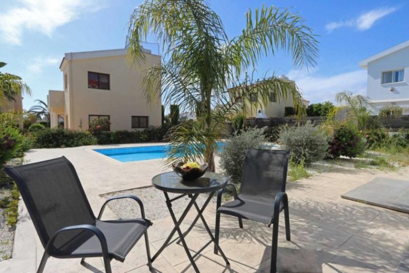 Ayia Thekla 3 bedroom, 2 bathroom detached villa with Title Deeds and Private Swimming Pool in Ayia Thekla - OVT101Located less than 350m