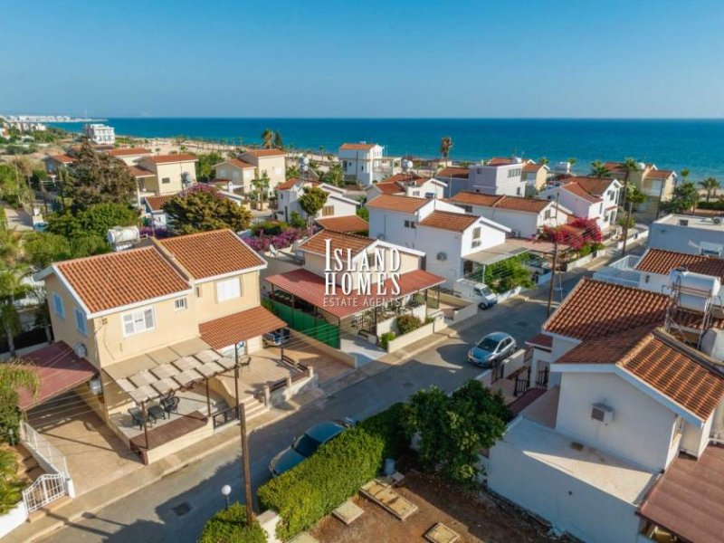 Ayia Thekla 3 bedroom, detached beach house with TITLE DEEDS ready to transfer, just 150m walk to the beach in popular Ayia Thekla - is a f