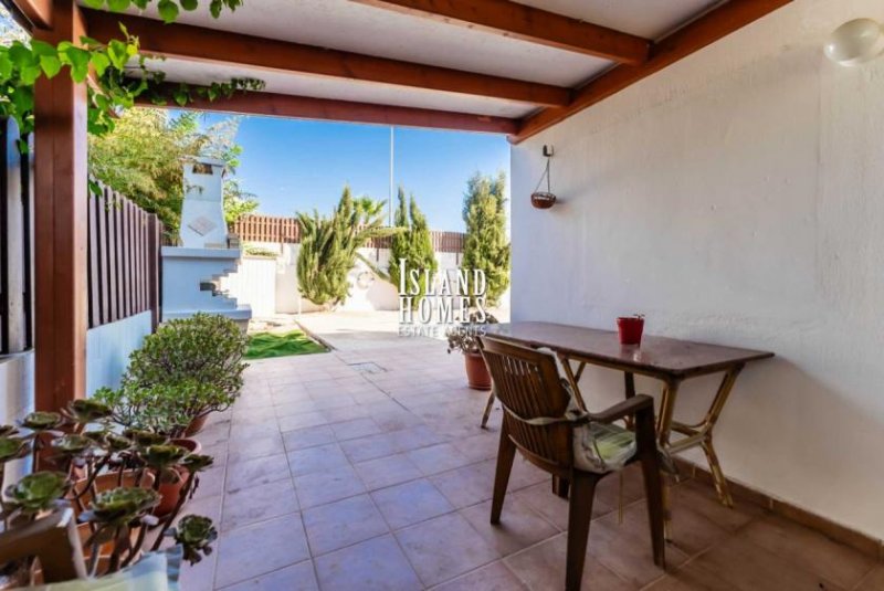 Ayia Thekla 3 bedroom villa, located on a 330m2 corner plot with TITLE DEEDS ready to transfer, just 700m metres from the beach in Ayia -