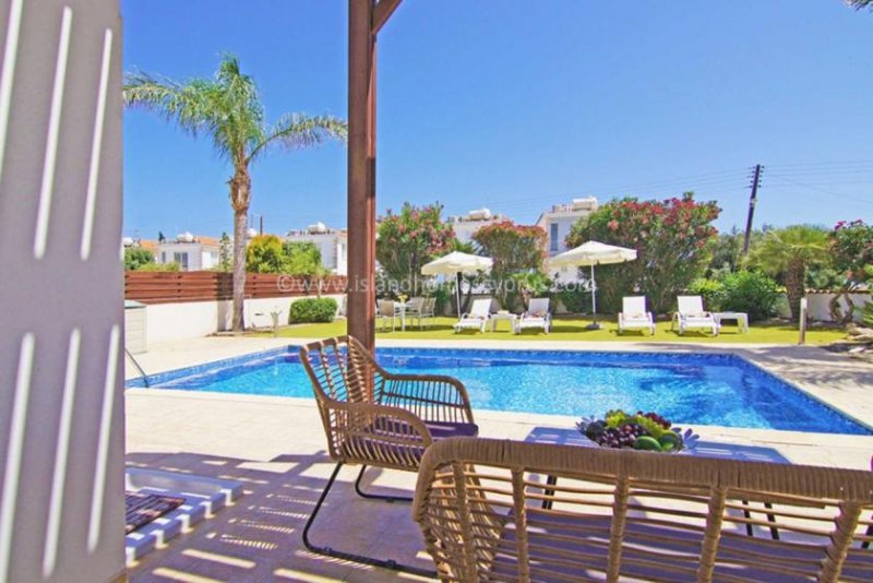 Ayia Thekla 3 bedroom villa on 485m2 corner plot boasting private swimming pool, sea views and TITLE DEEDS in fantastic location in Ayia -