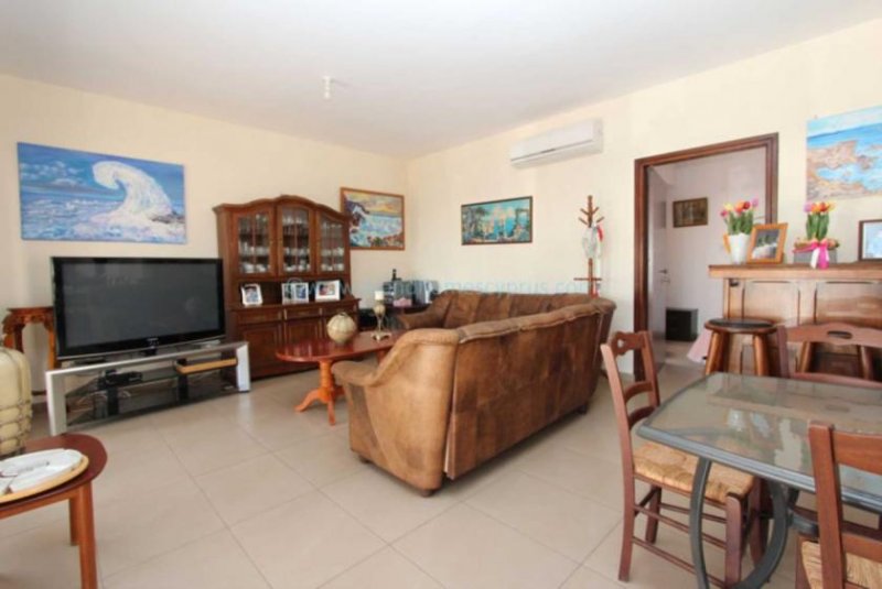 Ayia Thekla 4 bedroom, 2 bathroom SEA FRONT detached villa in sought after Ayia Thekla with TITLE DEEDS - GOR103.Set on a large 1000m2 plot