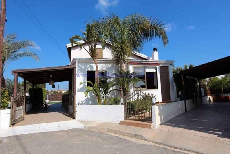 Ayia Thekla A Fabulous two bedroom, 1 bathroom bungalow with TITLE DEEDS on a 370m2 plot within walking distance to the beach in Ayia Thekla