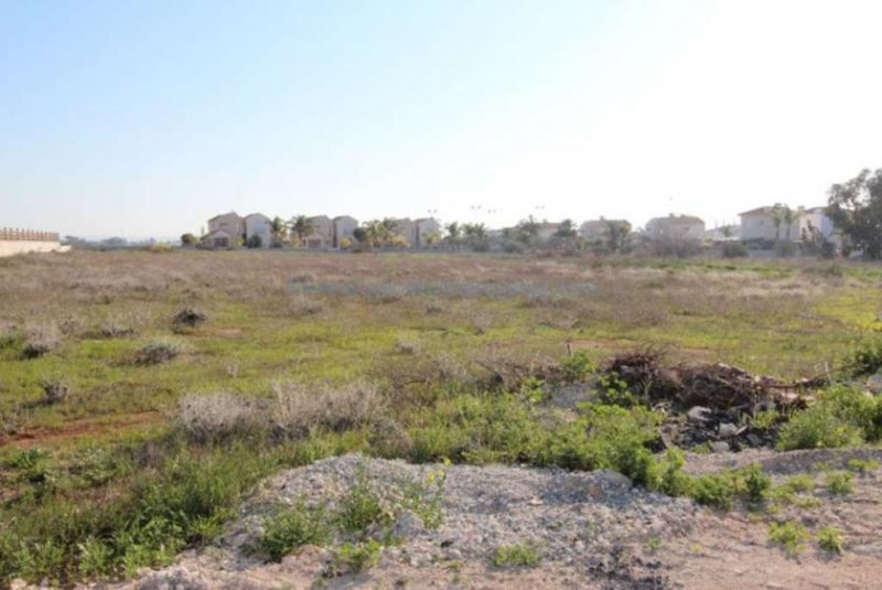 Ayia Thekla Residential plot in Ayia Thekla with planning permission in place for 26 detached properties - LTHK126.This 16,288m2 plot has a 