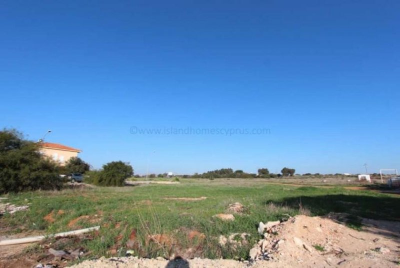 Ayia Thekla Residential plot in Ayia Thekla with planning permission in place for 9 detached properties - LTHK125.This 4,755m2 plot has a de