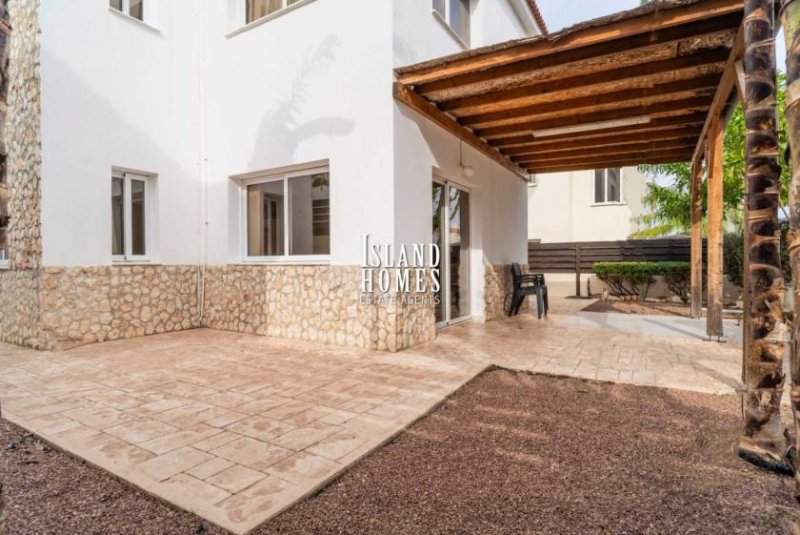 Ayia Triada 3 bedroom, 3 bathroom, detached villa with TITLE DEED just 350m to the beach in popular Ayia Triada - TBG126This charming home