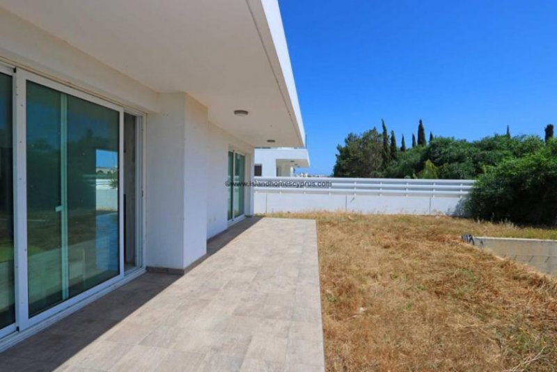 Ayia Triada 4 bedroom, 4 en suite, plus basement, detached villa within walking distance of the sea in Ayia Triada - RRT103DP.This new villa