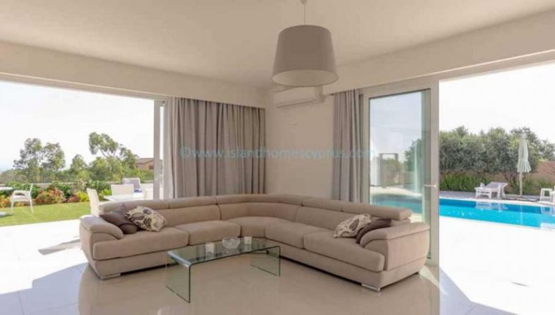 Ayios Elias Fantastic LUXURIOUS 4 bedroom, 3 bathroom home with STUNNING PANORAMIC SEA VIEWS and Title Deeds in sought after Ayios Elias -