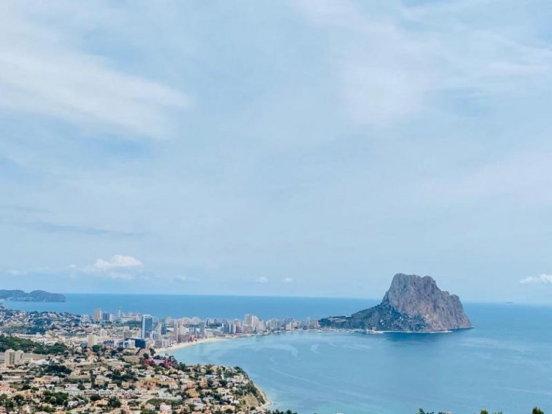 Calpe Neubauvilla in Calpe mit herrlichem Blick auf das Meer, Peñón und die Bucht von Calpe.. . High-Tech-Villa mit hervorragenden