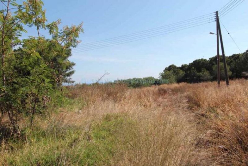 Deryneia Large plot of Residential Land in Deryneia village on Famagusta border - LDER136This plot is in a prime location with views the