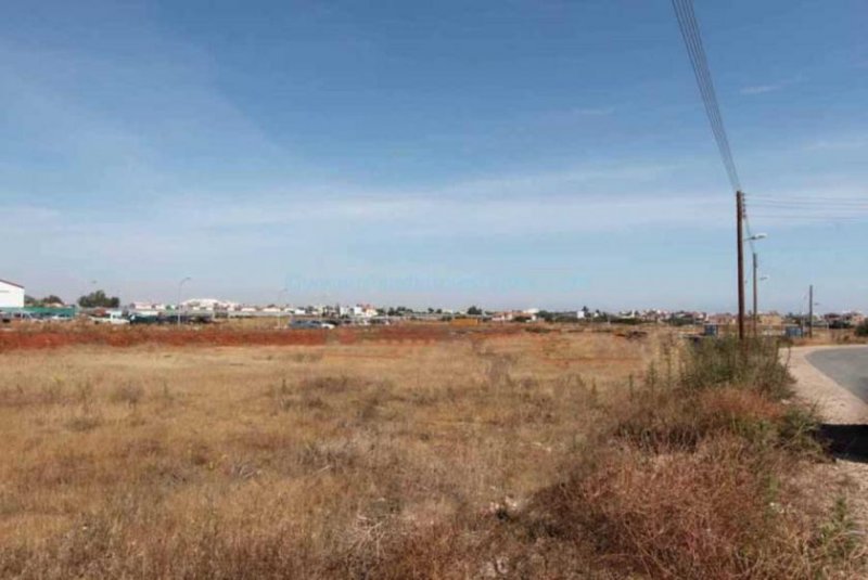 Deryneia Quarter share of a large plot in in Deryneia Industrial Area - LDER135This 1388m2 plot is in the thriving Deryneia Industrial 